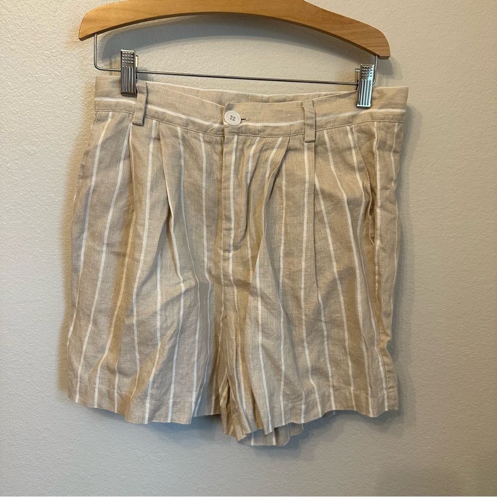 Saks Fifth Avenue Tan and White Linen Women‎ Striped Classic Preppy Pleat Shorts
